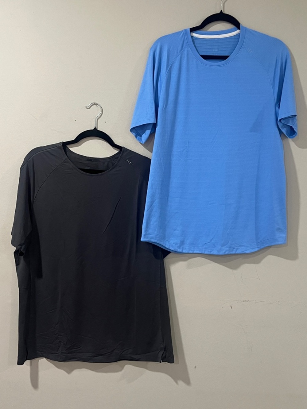 lululemon athletica Men’s Short Sleeve Tee - Black & Light Blue Bundle
